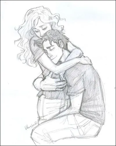 Lorsqu'elle retrouve Percy au camp Jupiter, que fait-elle en premier ?