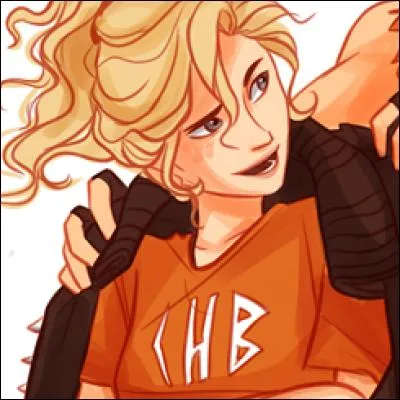 Que lui a donné Percy lorsqu'ils ont commencé à sortir ensemble ?