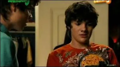 La petite sur d'Ethan est...