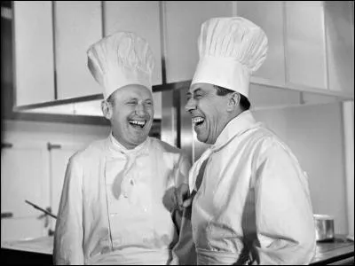 Sortons du Québec et allons retrouver deux des plus grands comiques français Fernandel et Bourvil. Dans quel film légendaire les retrouve-t-on ?