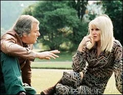 Dans l'pisode 'Regrets ternels' qui dcime la famille Sinclair, qui interprtent Lady Agatha Sinclair et Tante Sophie ?