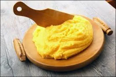 Quelle farine est l'ingrédient de base de la polenta ?