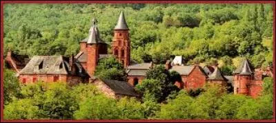 C'est à sa couleur si caractéristique que ce village de Corrèze doit son succès touristique.