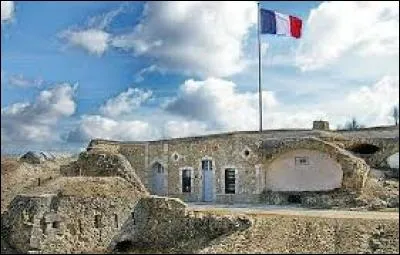 Ce fort fait partie du système Séré de Rivières et a protégé Reims pendant la Première Guerre mondiale.