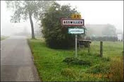 Nous commençons cette balade en Alsace, dans l'arrondissement de Saverne. Nous sommes à Asswiller, village situé dans le département ...
