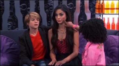 Comment s'appelle cette fille-robot dans l'épisode de "La Saint-Valentin" ?