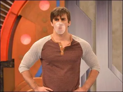 Qui est ce personnage, qui est aussi un super-héros ?