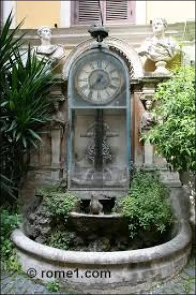 L'horloge à eau fut créée vers le XVIe siècle.