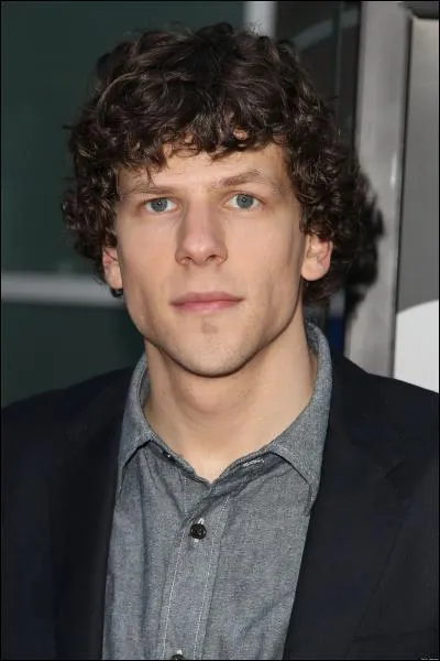Quel personnage Jesse Eisenberg joue-t-il dans 'Batman V Superman' ?