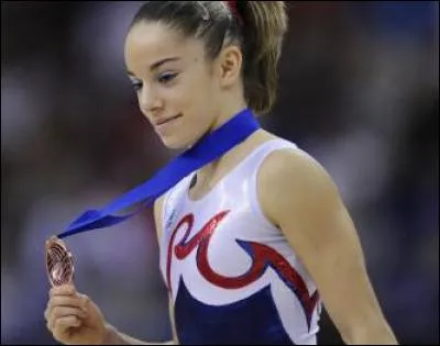 Cette gymnaste a été médaillée à quel agrès ?