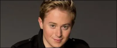 Comment s'appelle-t-il en réalité ?