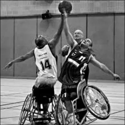 Le basket pour les personnes à mobilité réduite s'appelle le
