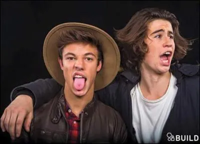 Qui apparaît sur cette photo ?