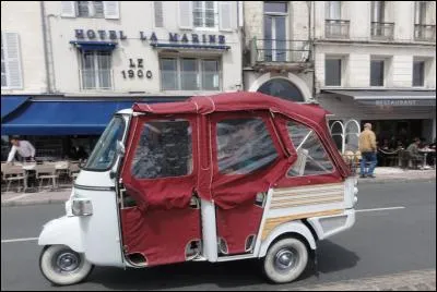 Vu sur le port de La Rochelle, celui-ci est un modèle d'importation : mais d'où ?