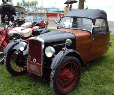 Ce constructeur britannique était spécialisé dans les motos, mais pas seulement, la preuve : lequel ?