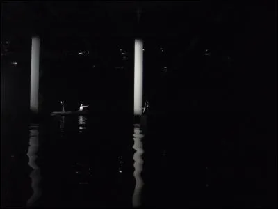 Ce nocher devait traverser un fleuve qui entourait les enfers : quel est-il ?