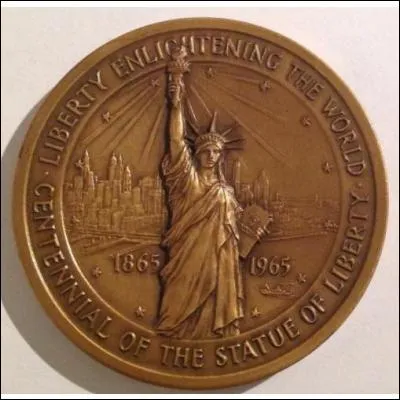 Le bronze est un "alliage" de cuivre et d'étain.