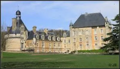 Le château de Touffou se situe au bord de la Vienne à Bonnes. Dans quel département peut-on voir son double donjon et ses jardins, classés "Jardins remarquables" .