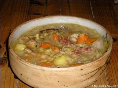 Quel est le légume de base de la garbure ?
