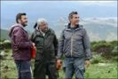 Où Tom a-t-il emmené son équipe en randonnée ?