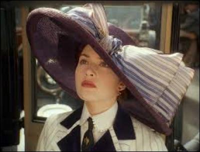 Quelle actrice, héroïne du film "Titanic", se cache sous ce grand chapeau ?