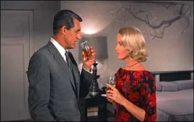 Comment s'appelle l'actrice qui joue avec lui ?