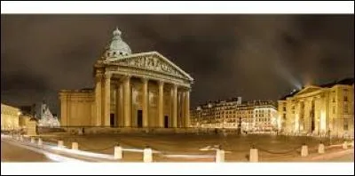 Le premier a être inhumé au Panthéon fut Mirabeau, mais il n'y resta pas longtemps.