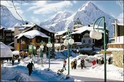 Créée juste après Chamonix, c'est une station de ski célèbre pour son glacier.