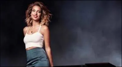 Fait-elle des claquettes ?