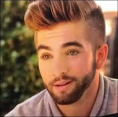 Quel est le nom de famille de sa mère ?