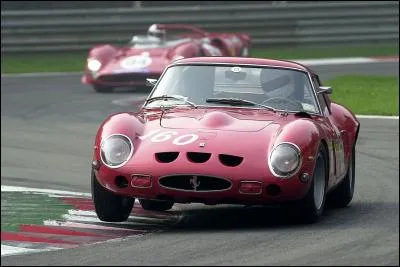 Quel est le record de vente atteint par la Ferrari 250 GTO en 2013 ?