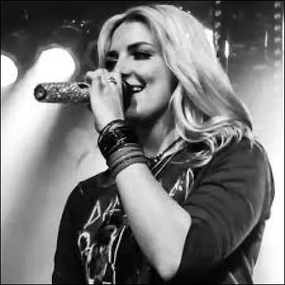 Qui est la seule fille du groupe ?