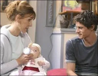 "Née sous X". Marion s'occupe de :