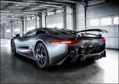 Cette voiture a été utilisée dans un film de James Bond (007) "Spectre" ?