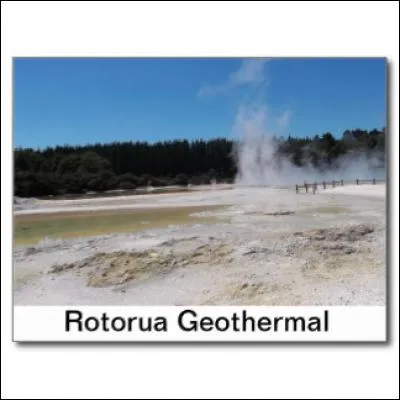 Inspirés par cette carte postale reçue l'an dernier, vous faites vos valises direction :