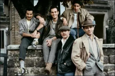 Quel est le nom du groupe que va former le trio accompagné de Smaïn et Brussel ?