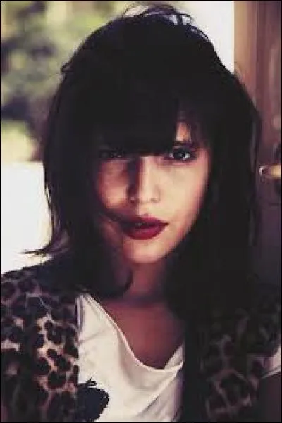 Dans cette s&eacute;rie, comment s'appelle-t-elle ?