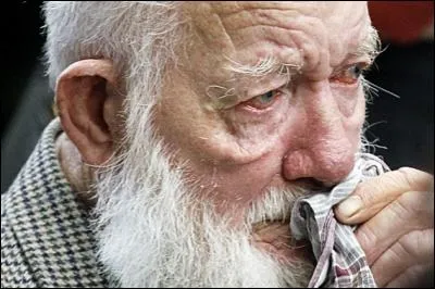 De 1947 &agrave; 1967, des milliers d'enfants orphelins sont d&eacute;port&eacute;s sans l'accord de leurs familles. Des �uvres charitables catholiques, m&eacute;thodistes et anglicanes organisent ce trafic avec le soutien du gouvernement. Il serviront de main d'oeuvre &agrave; tout faire. Mais quel est ce gouvernement qui organise cet esclavage moderne ?