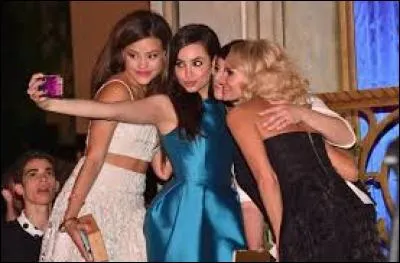 Qui tien le portable ?