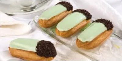 "C'était à Mégara, faubourg de Carthage, dans les jardins d'Hamilcar" sont les premiers mots de :