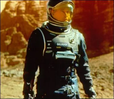 Qui incarne Robby Gallagher dans "Planète rouge" ?