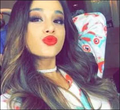 Avec qui a-t-elle chant&eacute; "One Last Time" (deuxi&egrave;me version) ?