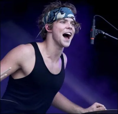 Quelle personne du groupe s'est blessée lors d'un spectacle ?