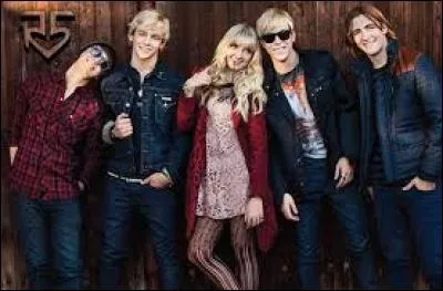 Comment s'appelle son groupe avec ses frères et surs ?