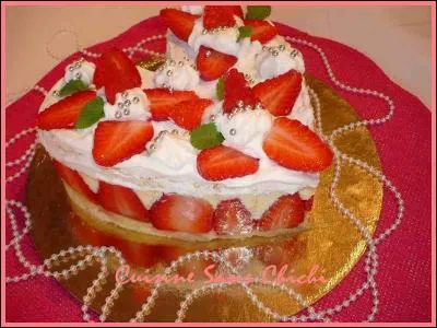 Quel est ce gâteau à base de gênoise, crème et fraises ?