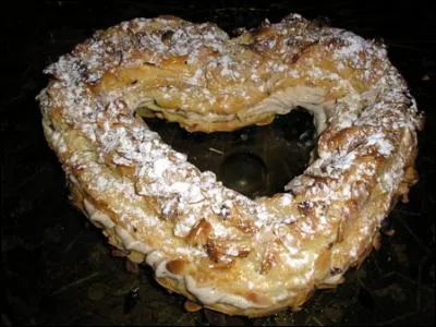 Au coup d'oeil, donnez-moi le nom de ce gâteau :