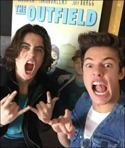 Quel est le nom de son personnage dans « The Outfield » ?