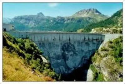 Tous les barrages se ressemblent ! Et bien non ! le barrage de Chevril (barrage de Tignes) est le plus haut de France, mais ce n'est pas tout ...