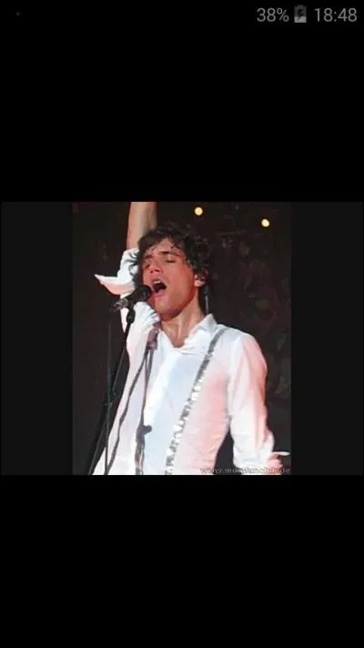 Quel âge a-t-il en avril 2016 ?