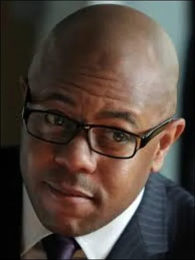 Qui est l'acteur qui incarne Dennis Abbott ?